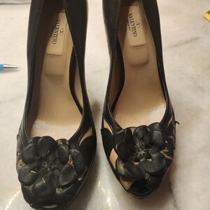 Valentino floral toe black heel